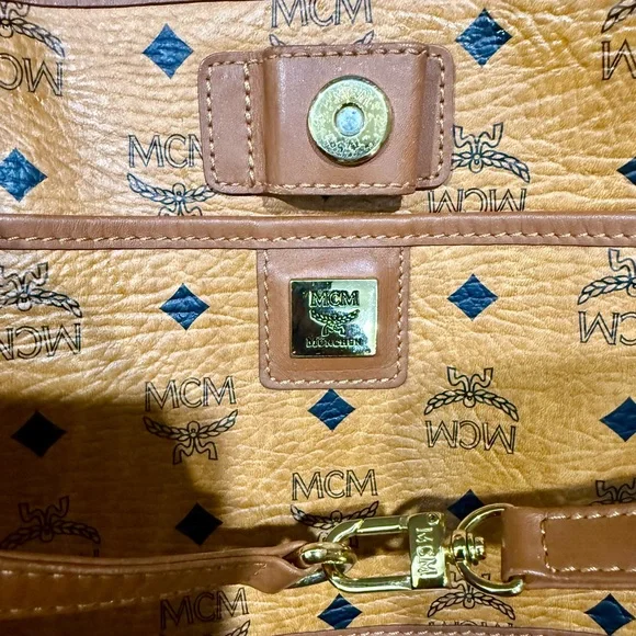 MCM Visetos Liz
Shopper Tote
Croc Embossed Limited edition - Picture 12 of 16